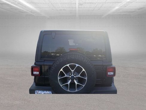 Used 2024 Jeep Wrangler Unlimited Sport AWD/4WD image 3