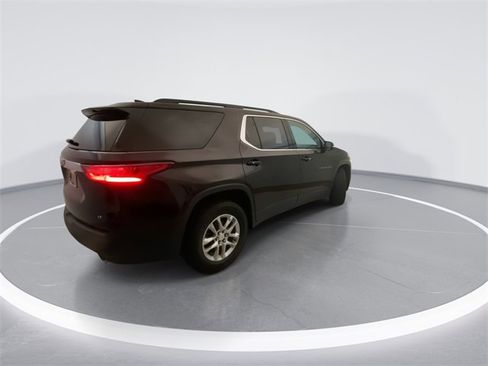 Used 2021 Chevrolet Traverse LT image 4