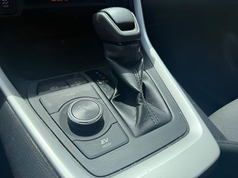 Used 2020 Toyota RAV4 XLE w/ Convenience Package AWD/4WD image 29