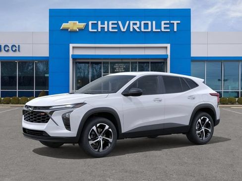 New 2026 Chevrolet Trax RS w/ Sunroof Package FWD image 2