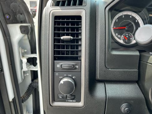 Used 2022 RAM 1500 Tradesman w/ Chrome Appearance Group AWD/4WD image 12