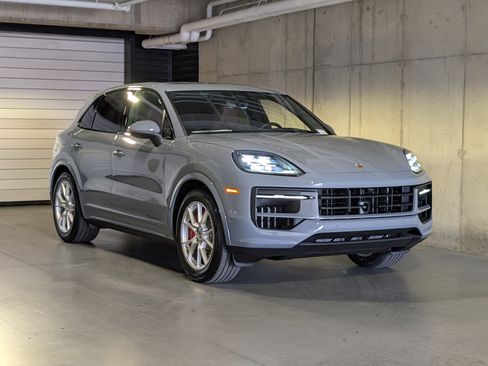 New 2026 Porsche Cayenne S image 11