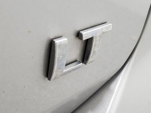 Used 2018 Chevrolet Equinox LT image 22