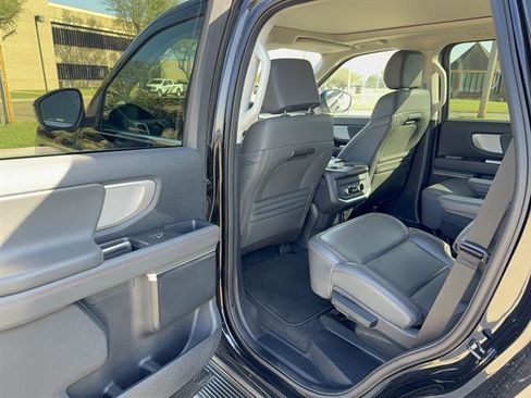 Used 2025 Ford Expedition Active image 9