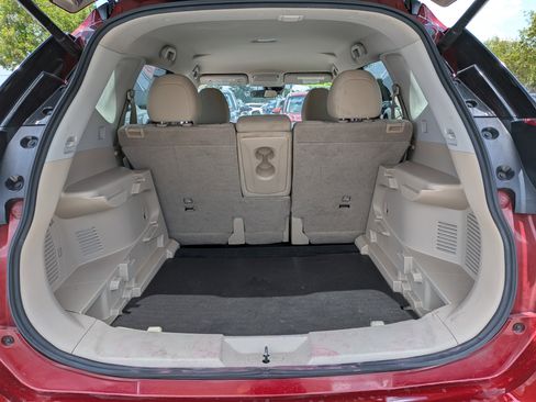 Used 2019 Nissan Rogue SV FWD image 13