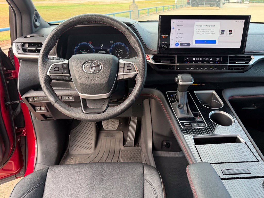 Used 2025 Toyota Sienna XSE w/ XSE Plus Package FWD image 28