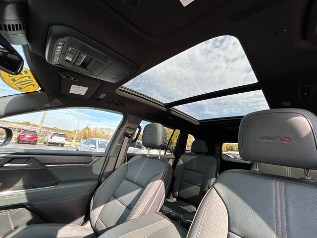 Used 2025 GMC Acadia AT4 w/ Luxury Package AWD/4WD image 36