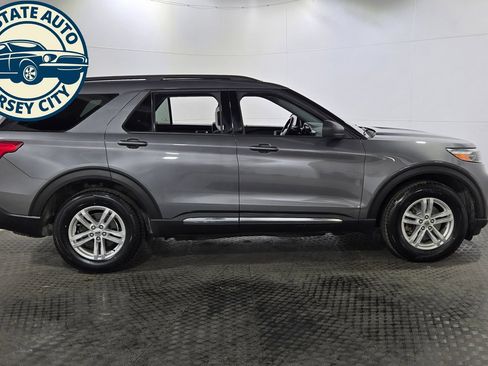 Used 2022 Ford Explorer XLT AWD/4WD image 14