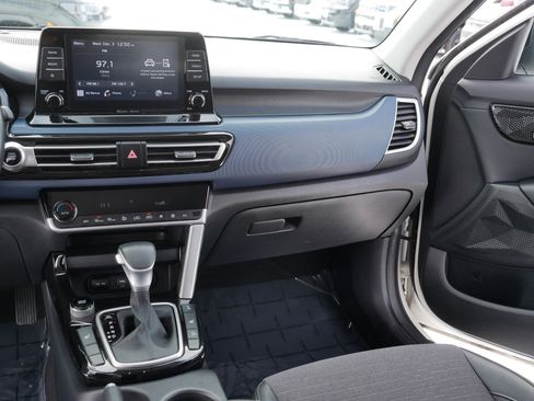 Used 2023 Kia Seltos S image 22