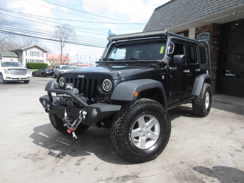 Used 2017 Jeep Wrangler Unlimited Sport w/ Quick Order Package 23S image 33