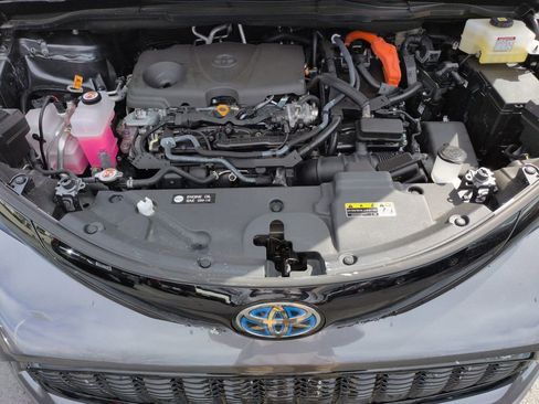 Used 2025 Toyota Sienna XSE w/ XSE Plus Package image 22