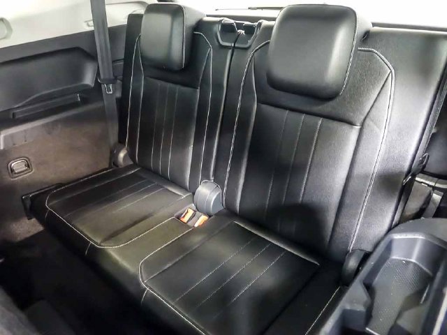 Used 2024 Volkswagen Tiguan SE FWD image 17