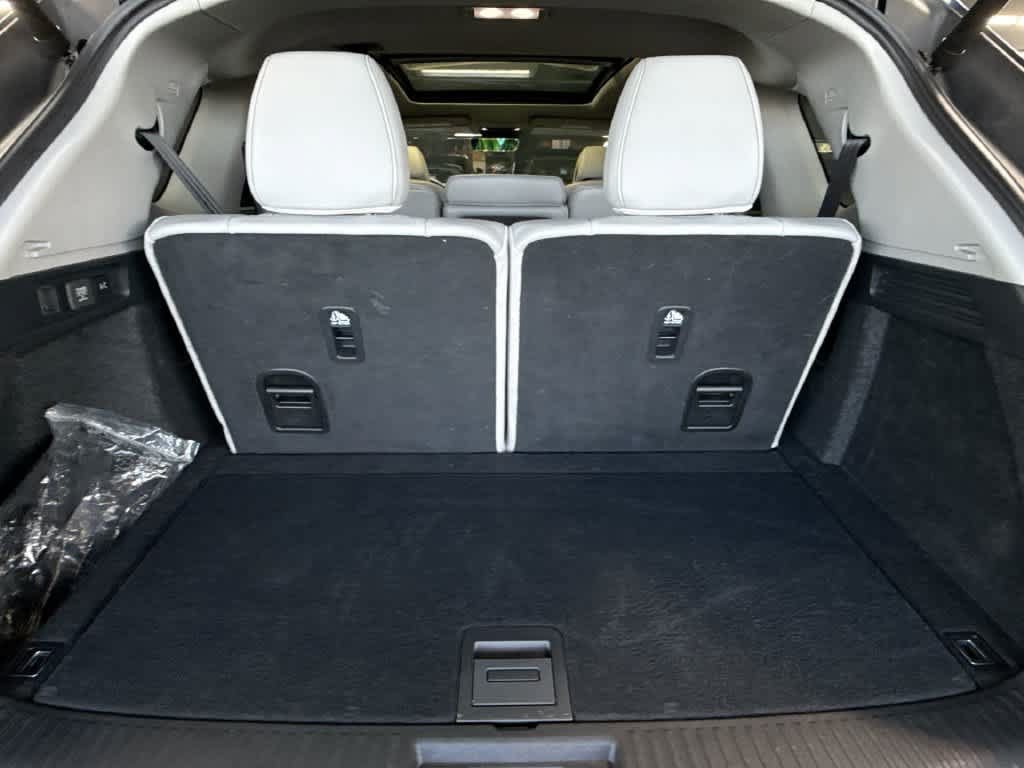 Used 2025 Acura MDX w/ Technology Package FWD image 25