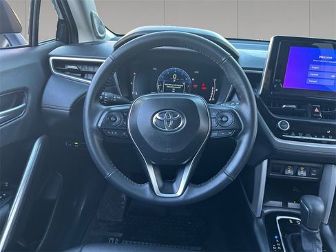 Used 2024 Toyota Corolla Cross XLE w/ Convenience Package image 13