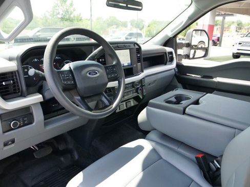 Used 2024 Ford F350 XL RWD image 2