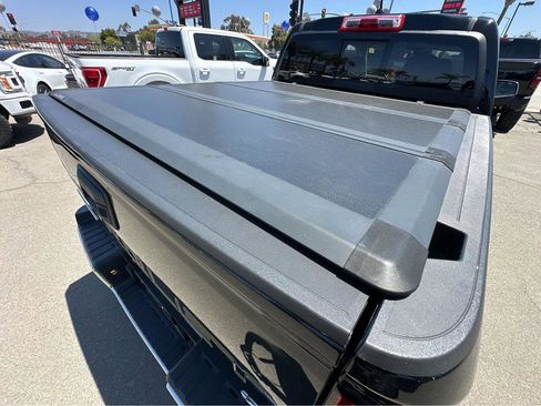 Used 2022 Chevrolet Colorado LT w/ Luxury Package AWD/4WD image 35