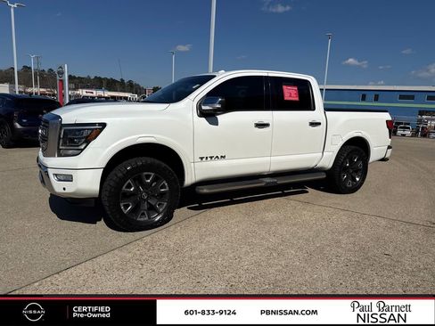 Certified 2021 Nissan Titan Platinum Reserve w/ Moonroof Package image 34