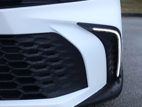 Used 2025 Toyota Camry SE image 18