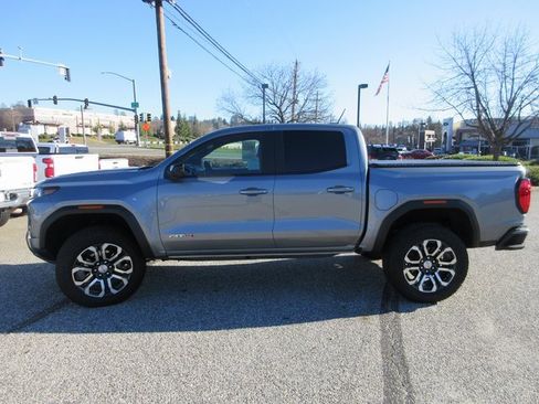 Used 2024 GMC Canyon AT4 w/ Technology Package image 10