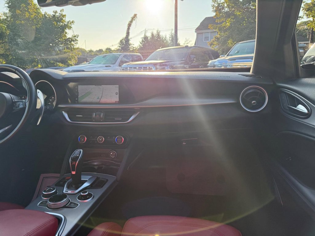 Used 2023 Alfa Romeo Stelvio Veloce AWD/4WD image 23