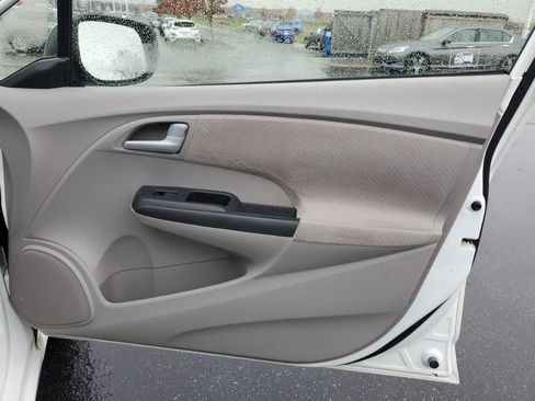 Used 2013 Honda Insight image 33