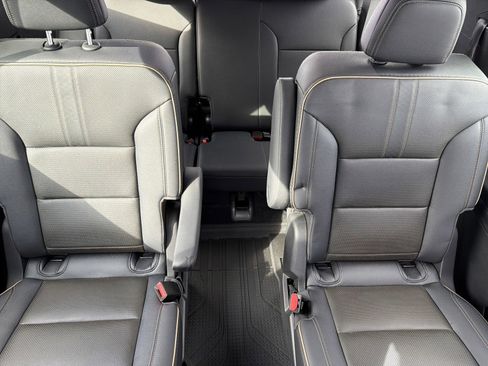 Used 2025 Chevrolet Traverse High Country image 20
