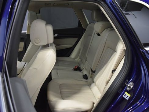 Used 2018 Audi Q5 Prestige w/ Prestige Package image 32
