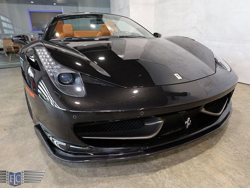 Used 2013 Ferrari 458 Spider RWD image 11