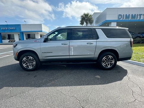 Used 2025 Chevrolet Suburban Z71 image 9