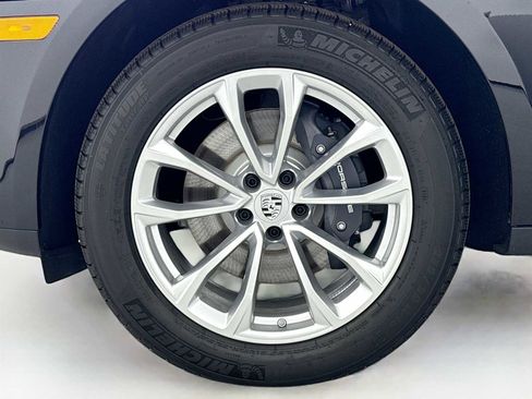 New 2025 Porsche Macan image 33