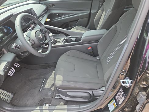 New 2026 Hyundai Elantra SEL Sport FWD image 4