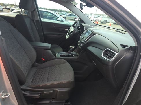 Used 2022 Chevrolet Equinox LT FWD image 8