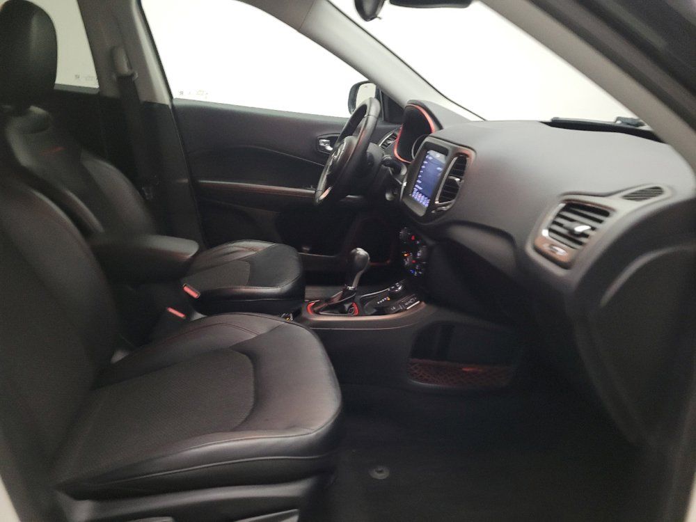 Used 2017 Jeep Compass Trailhawk AWD/4WD image 21