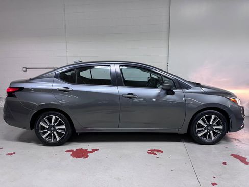 Used 2021 Nissan Versa SV image 2