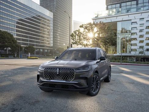 New 2026 Lincoln Aviator Reserve AWD/4WD image 2
