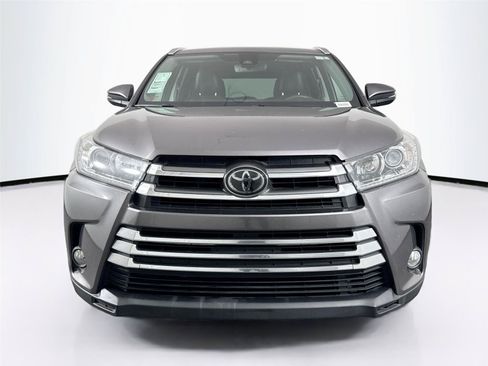 Used 2017 Toyota Highlander Limited FWD image 9