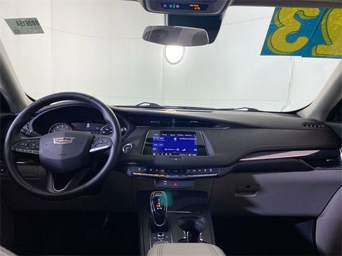 Used 2023 Cadillac XT4 Luxury image 10