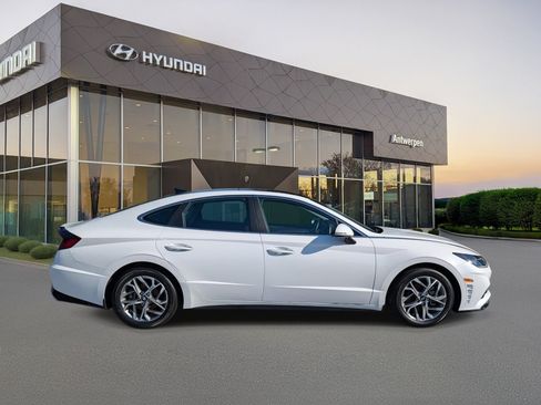 Used 2023 Hyundai Sonata SEL w/ Convenience Package FWD image 2