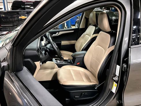 Used 2020 Ford Escape SEL image 9