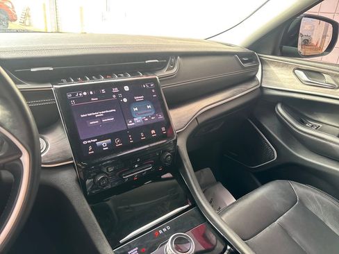 Used 2021 Jeep Grand Cherokee L Limited w/ MOPAR Finishing Package image 14