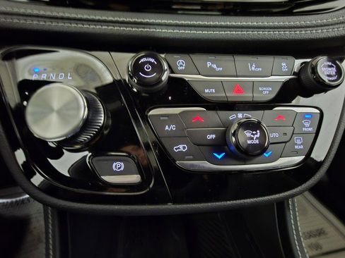 New 2026 Chrysler Pacifica Limited w/ S Appearance Package image 29