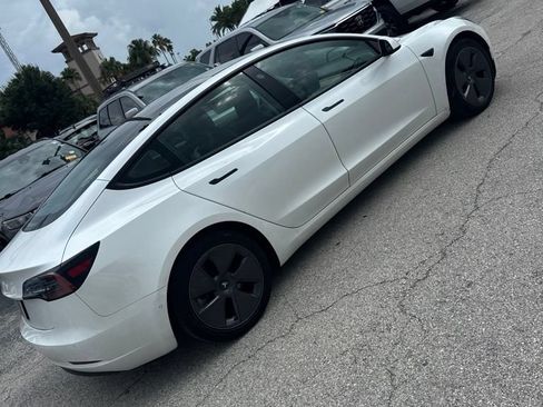 Used 2021 Tesla Model 3 Standard Range Plus RWD image 7