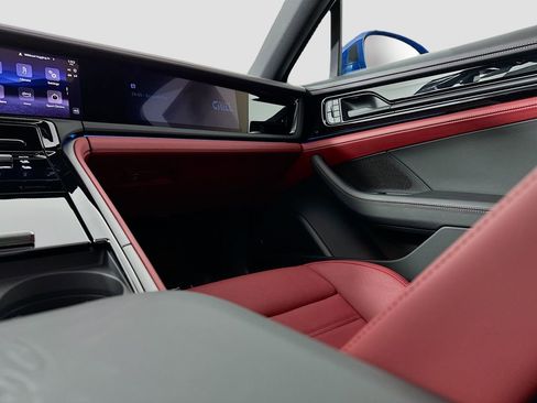 New 2026 Porsche Panamera image 26