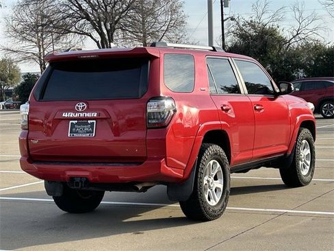 Used 2020 Toyota 4Runner image 4