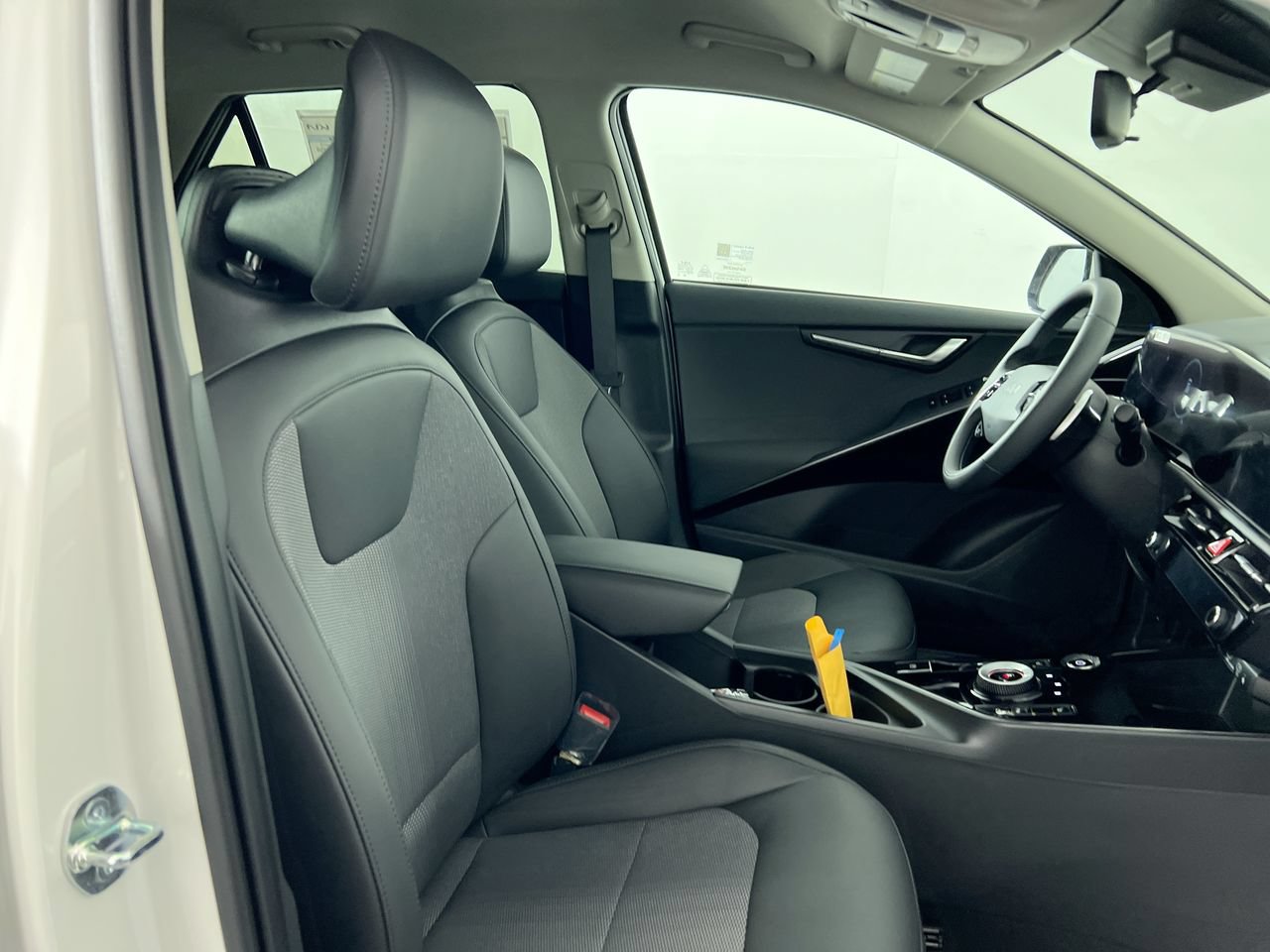 New 2026 Kia Niro Wind FWD image 28