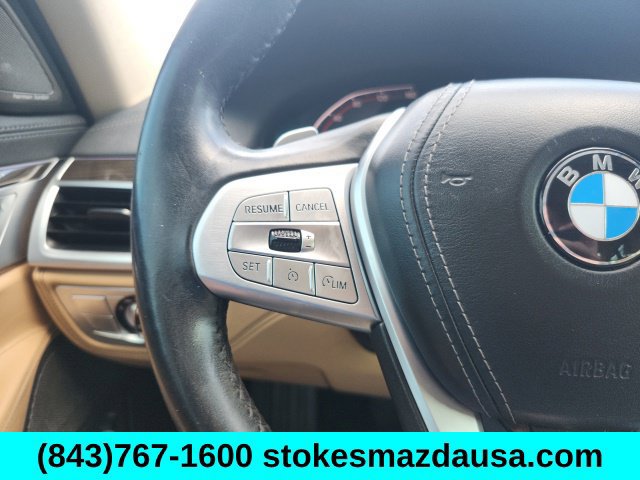 Used 2020 BMW 740i w/ Premium Package RWD image 4