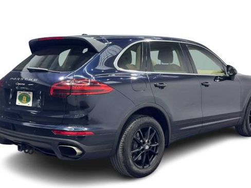Used 2016 Porsche Cayenne AWD/4WD image 2