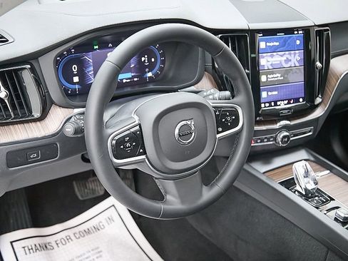 Certified 2023 Volvo XC60 B5 Ultimate image 13