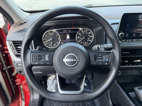 Used 2023 Nissan Rogue SV FWD image 15