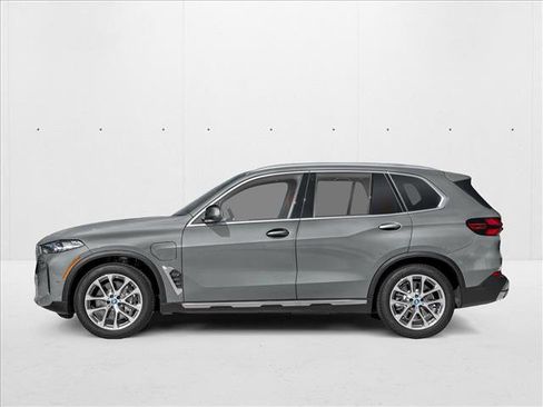 New 2025 BMW X5 xDrive50e w/ Parking Assistance Package image 3